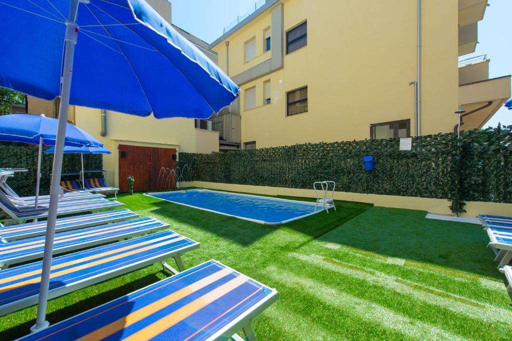 Hotel Vannucci リミニ エクステリア 写真