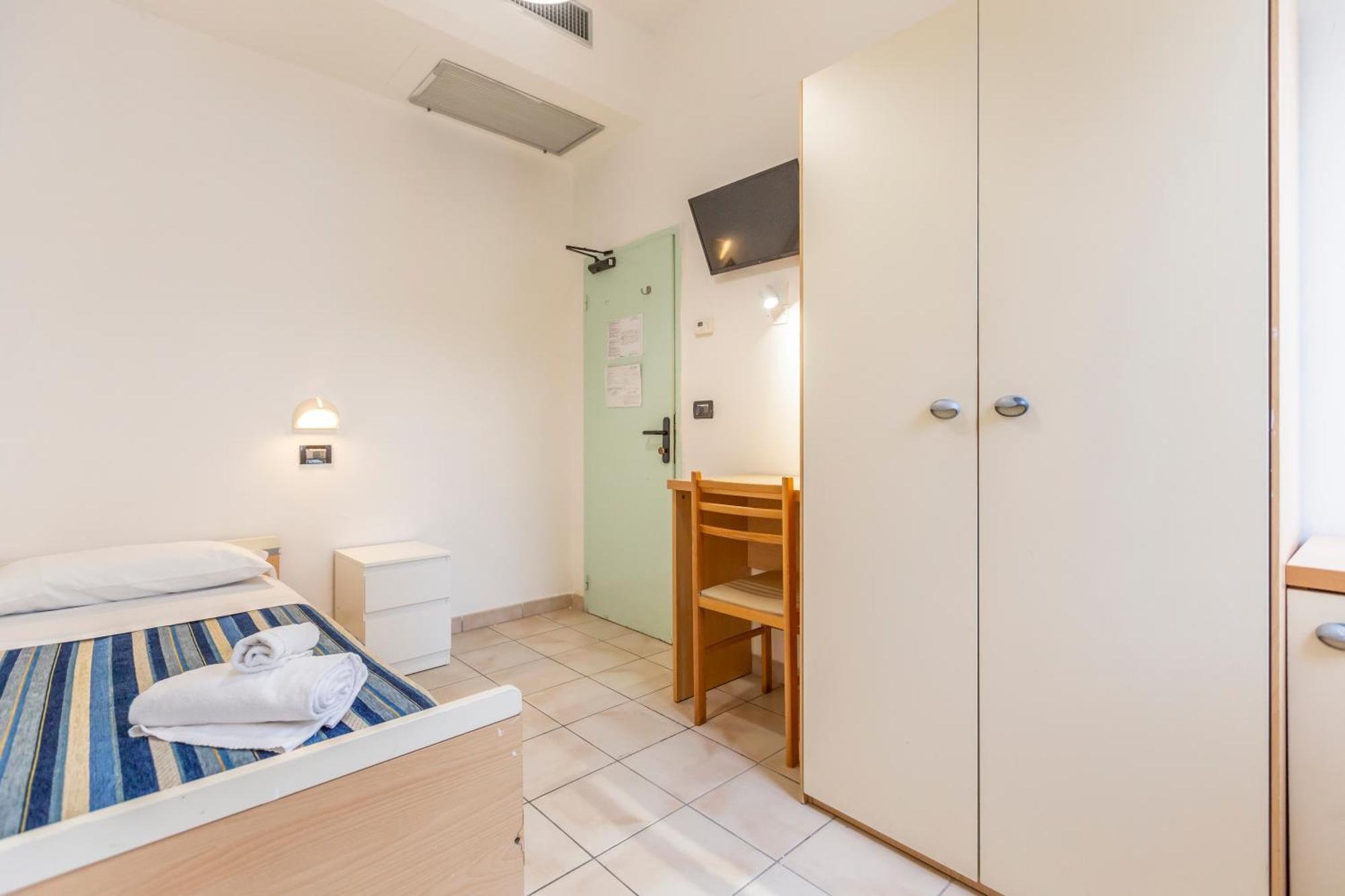 Hotel Vannucci リミニ エクステリア 写真