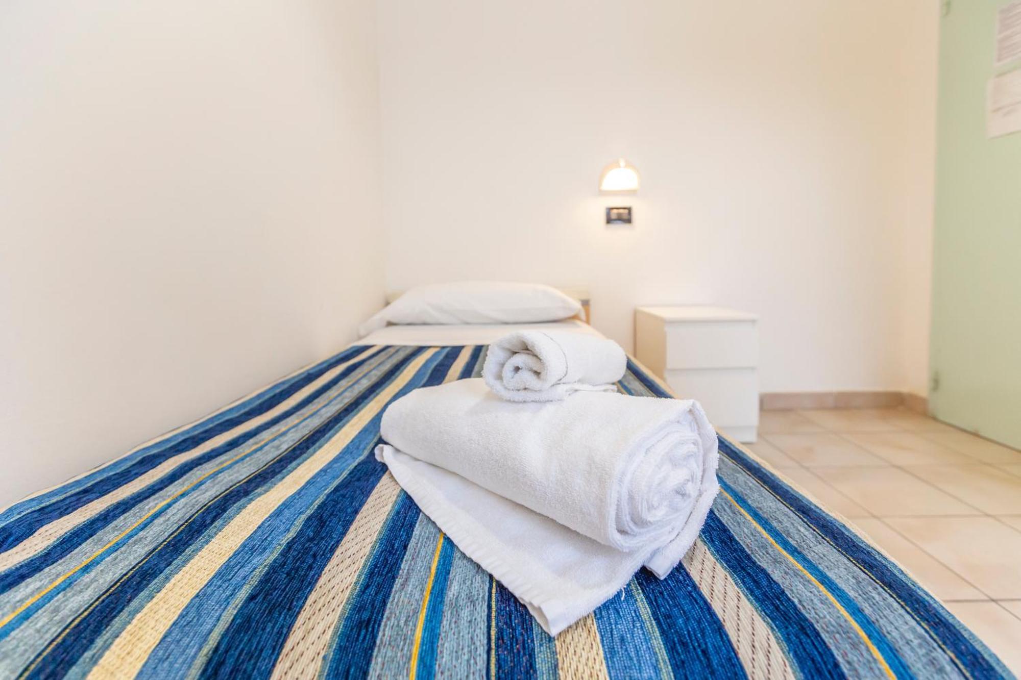 Hotel Vannucci リミニ エクステリア 写真