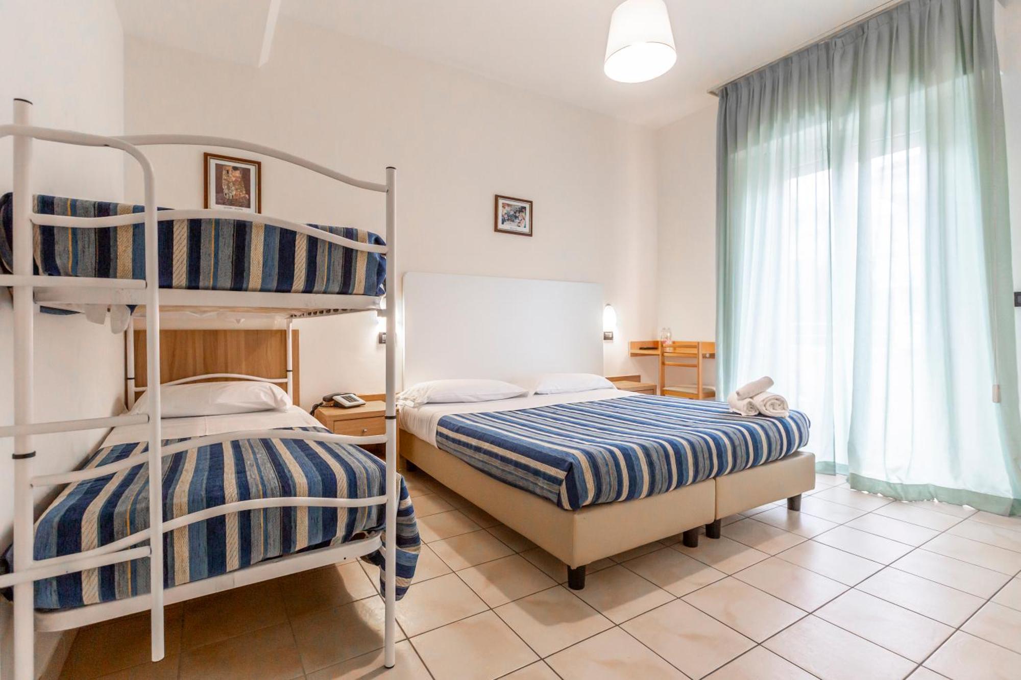 Hotel Vannucci リミニ エクステリア 写真